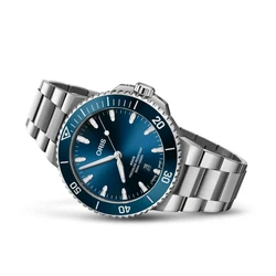 שעון יד יוקרתי של חברת אוריס מסדרת שעוני Oris Aquis Date Calibre 400 החדשה.