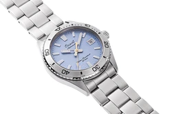 RA-AC0Q12L30B מהדורה מוגבלת חוגגים 75 שנים למותג Orient Watch. כל שעון ממוספר בנפרד ומוגבל ל-6,000 יחידות ברחבי העולם.